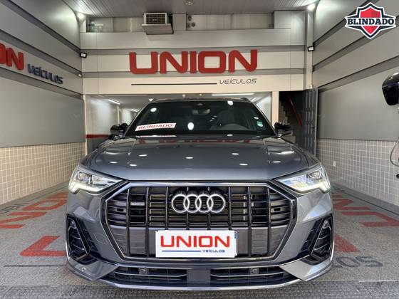 AUDI Q3 2.0 40 TFSI GASOLINA PERFORMANCE BLACK QUATTRO TIPTRONIC AUDI Q3 2.0 40 TFSI GASOLINA PERFORMANCE BLACK QUATTRO TIPTRONIC